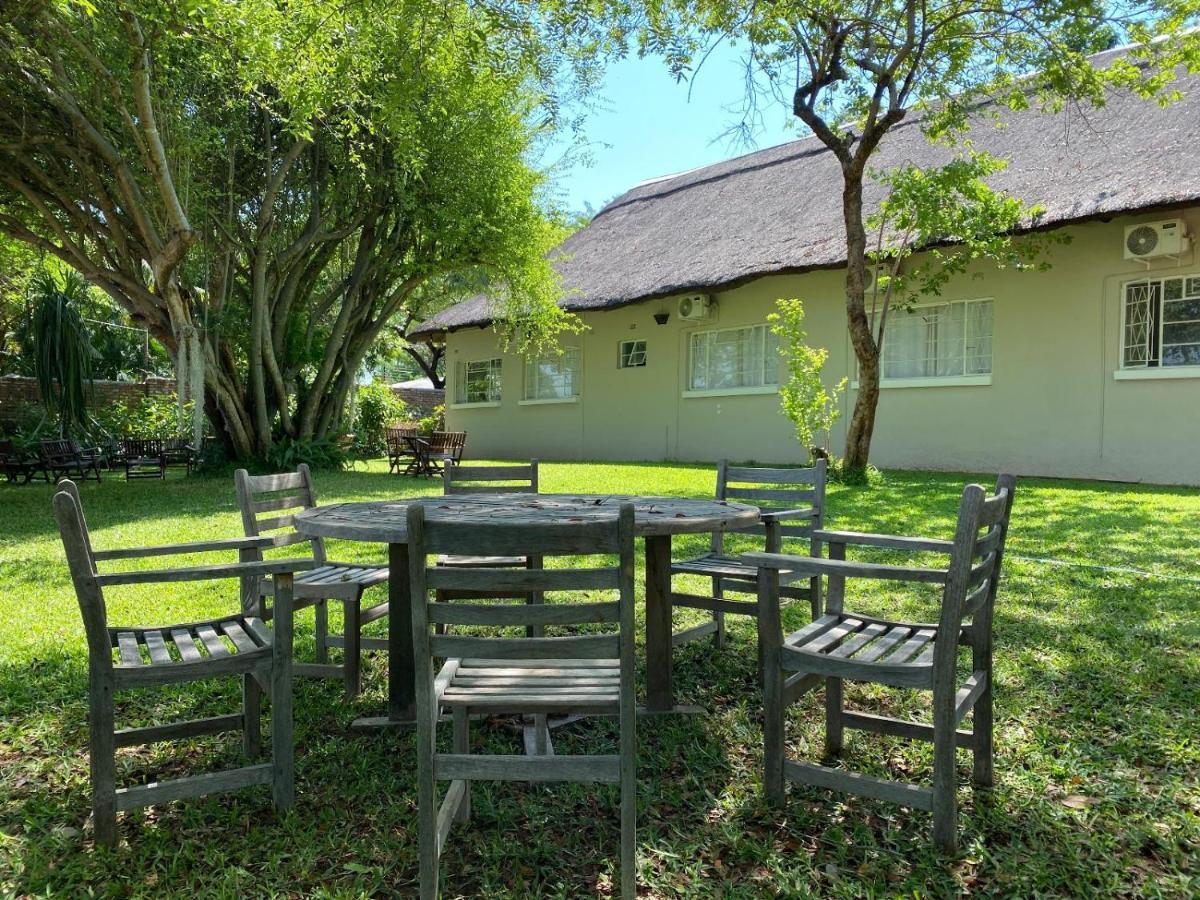 Drift Inn Victoria Falls Exterior photo